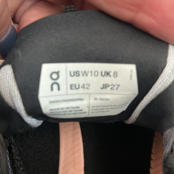 On clouds - Picture 6 of 8